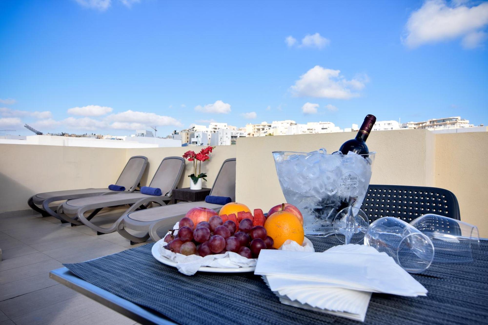 Blubay Apartments By St Hotels Gzira Exterior photo